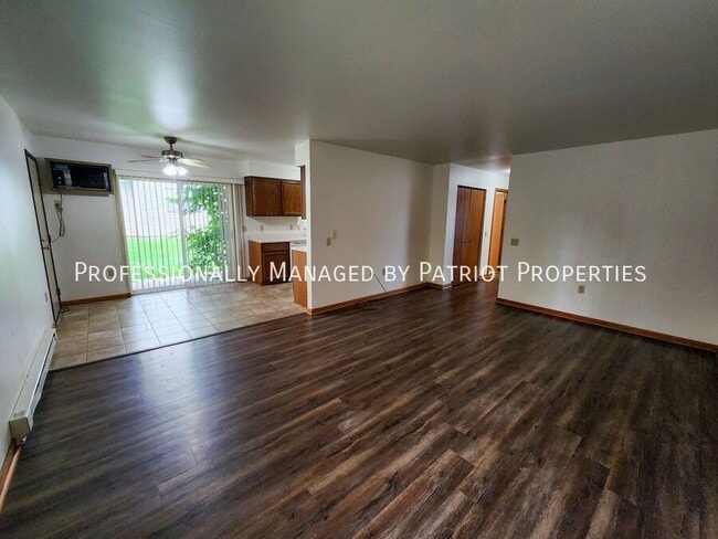 Building Photo - 934 Jana Ln Unit 4