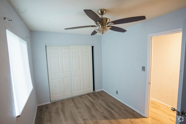 Building Photo - Spacious Two bedroom, One bathroom House w...