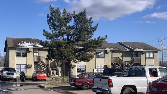 Buildling Exterior - Cedars Apartments