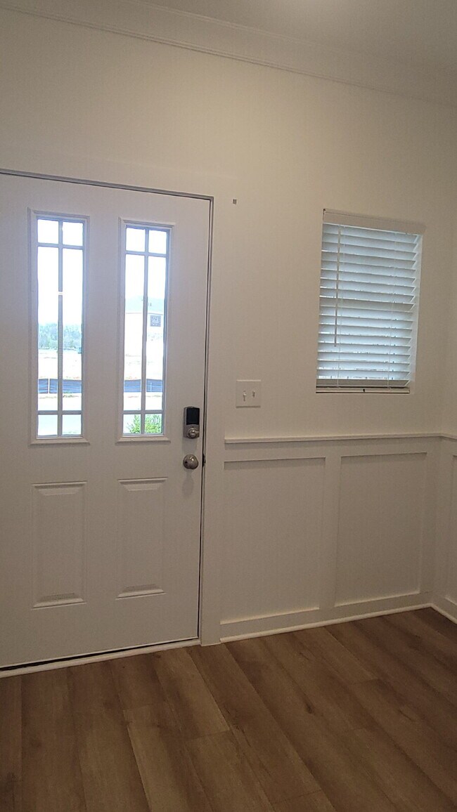 Photo - Section 8 Welcome!! "Chic Comfort Awaits: 3-Bedroom Haven with Granite Elegance in Huntsville"