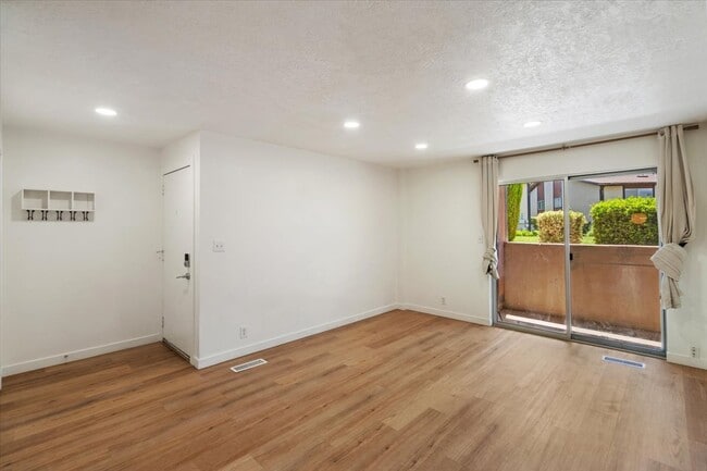 Photo - 263 W Garden Park Dr