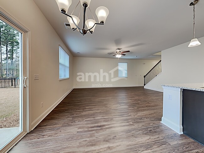 Photo - 617 W Lionel Rd