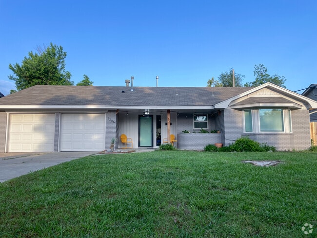 Building Photo - 2206 NW 55th St Rental