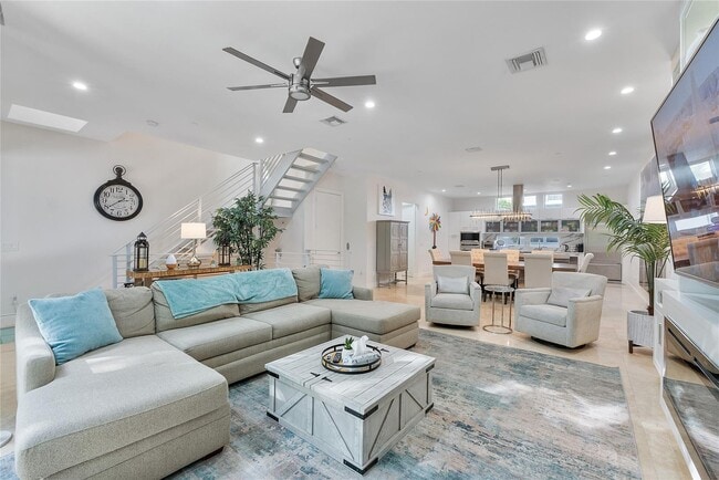 Photo - 3266 NE 15th St