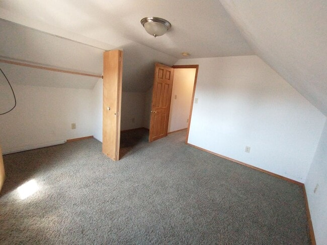 Building Photo - 8th St Virginia Unit Apt #3