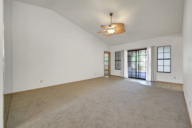 Photo - 55+ community! Super Cute 2-Bedroom Townho...