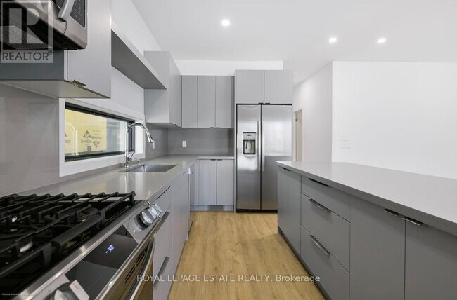 Photo - 506 Scarborough Rd Unité MAIN FLOOR