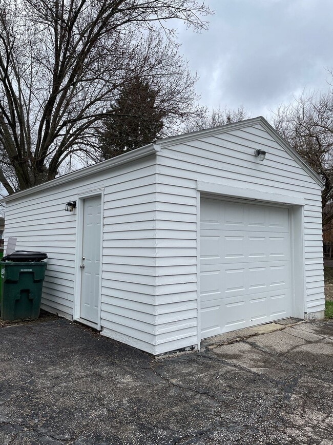 Photo - 147 Conrad St