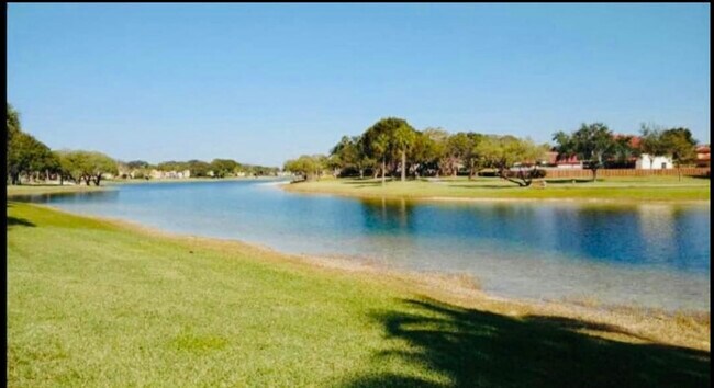 14907 SW 80th St Unidad Season
