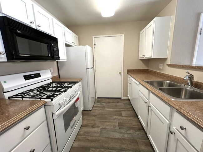 Photo - 950 Seven Hills Dr