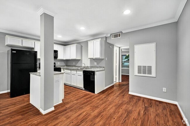 Interior Photo - 835 Heights Rental