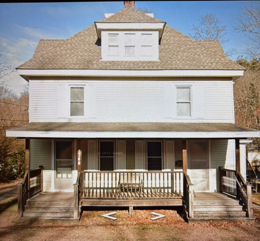 Photo - 1744 Farmington Ave (Unionville, CT)