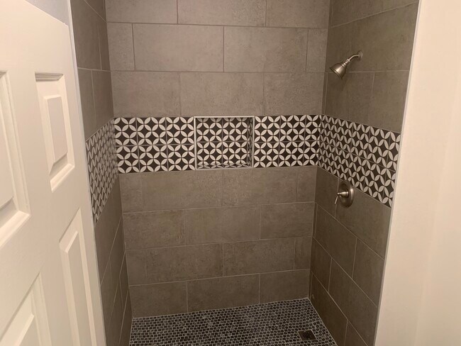 Primary Shower - 7575 E Indian Bend Rd Unit Sienna Condominiums