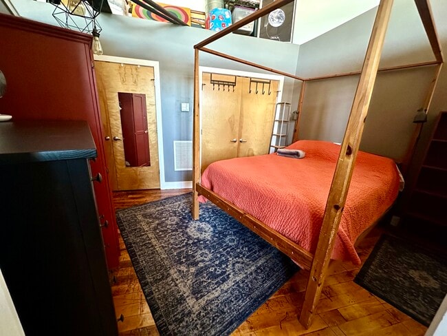 Photo - 1 Westinghouse Plz Unit Sun-filledhistoricloft