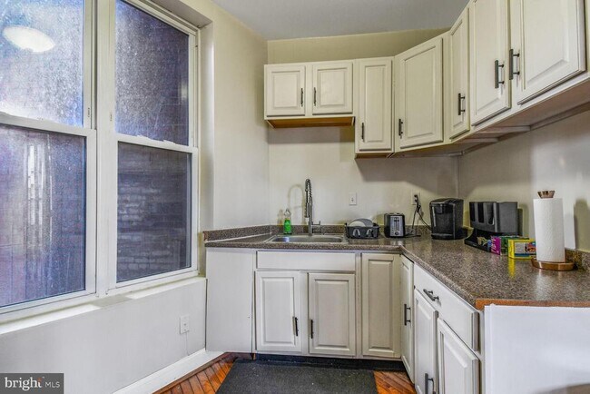 Photo - 414 Florida Ave NW