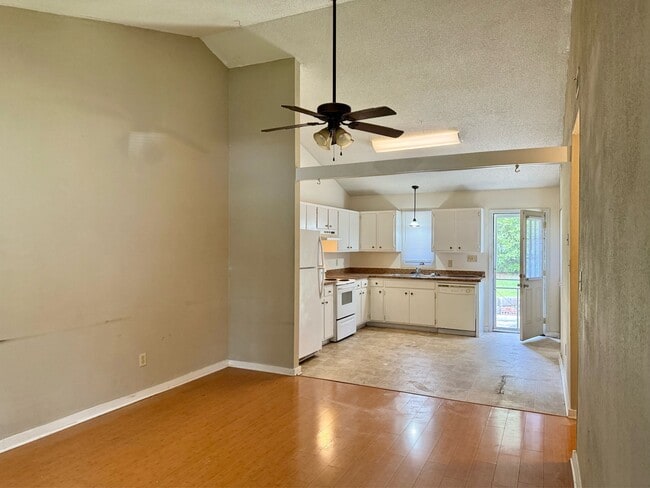 Photo - 1508 Princeton Ln