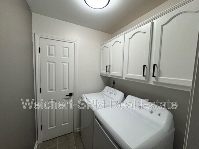 Photo - 6353 Thistle Point