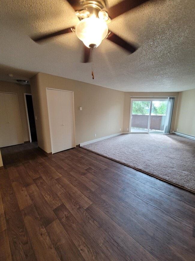 Building Photo - 8585 SW Canyon Ln