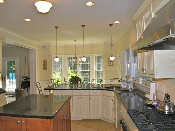 37 Mempremagog Ave