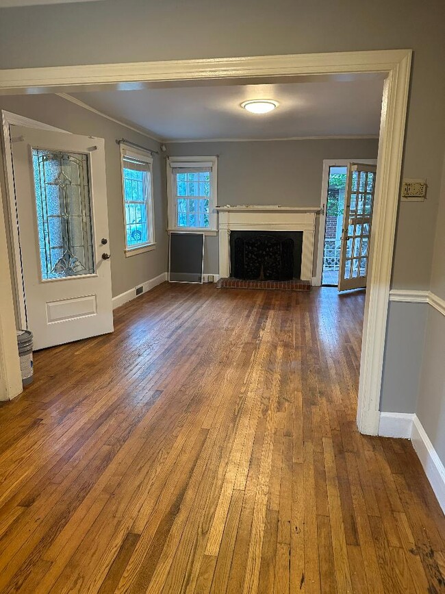 Photo - 1517 N Roxboro St