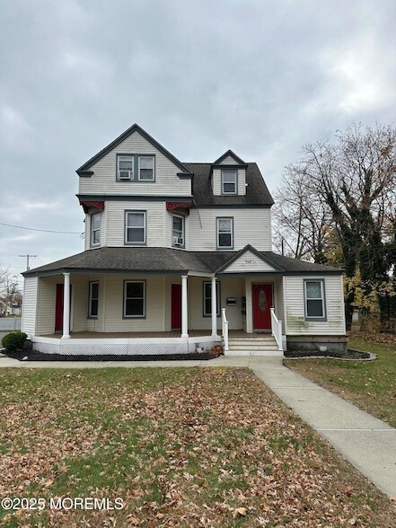 Building Photo - 348 Cedar Ave Unit 3