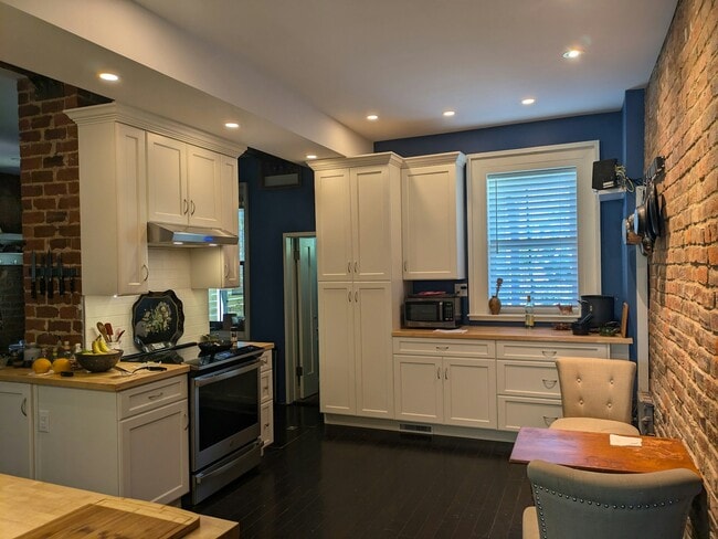 Photo - 400 S Laurel St