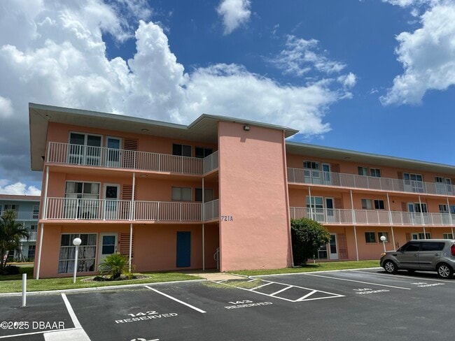 Building Photo - 721 S Beach St Unit 205 Rental
