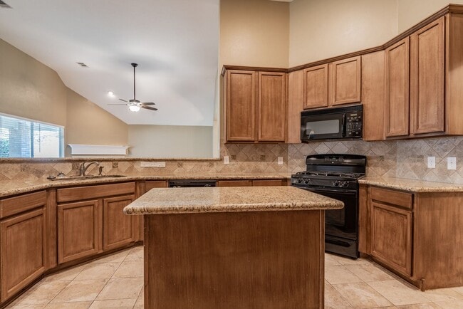 Photo - 18326 Cinderwood Dr