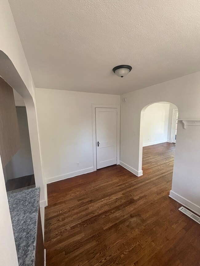 Photo - 1402 E 51st St Unit 1