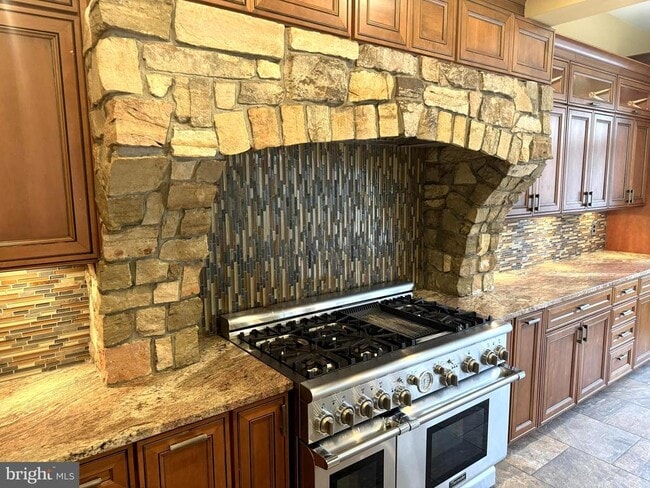 Photo - 2054 Madrillon Rd