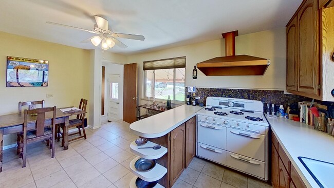 Photo - 4030 S Fox St