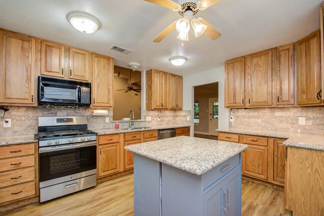 Photo - 13639 Harpers Bridge Dr