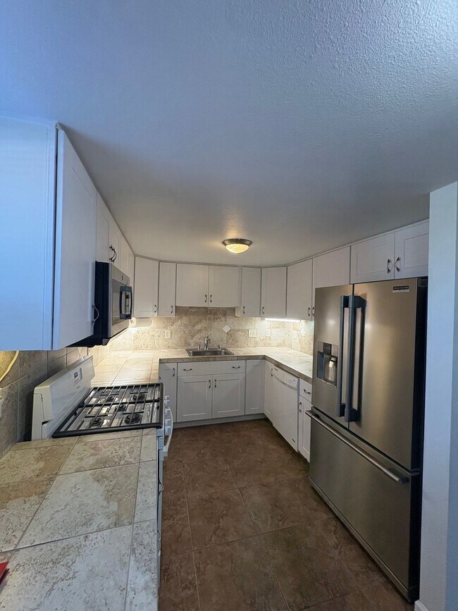Photo - No Utilities Studio apartment with full Ki...