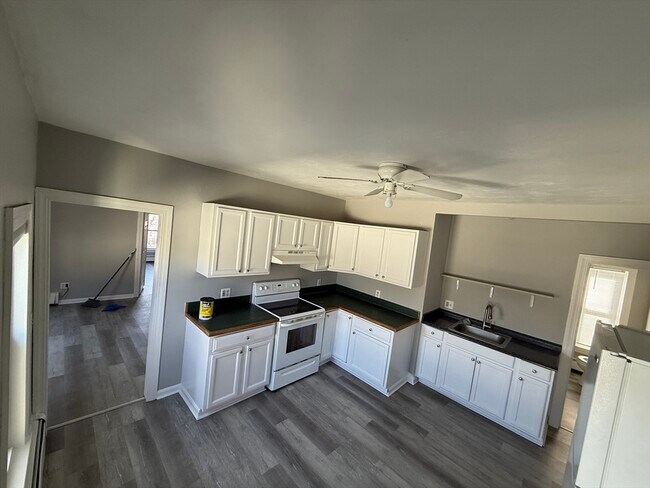 Photo - 142 Belmont St Unit 2