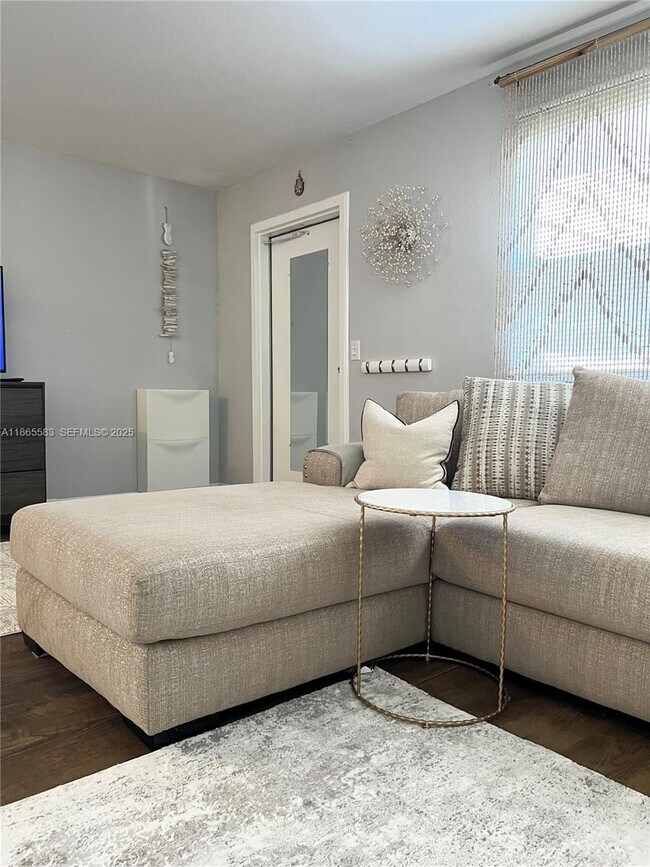 Photo - 134 Monaco Ct Unidad 134