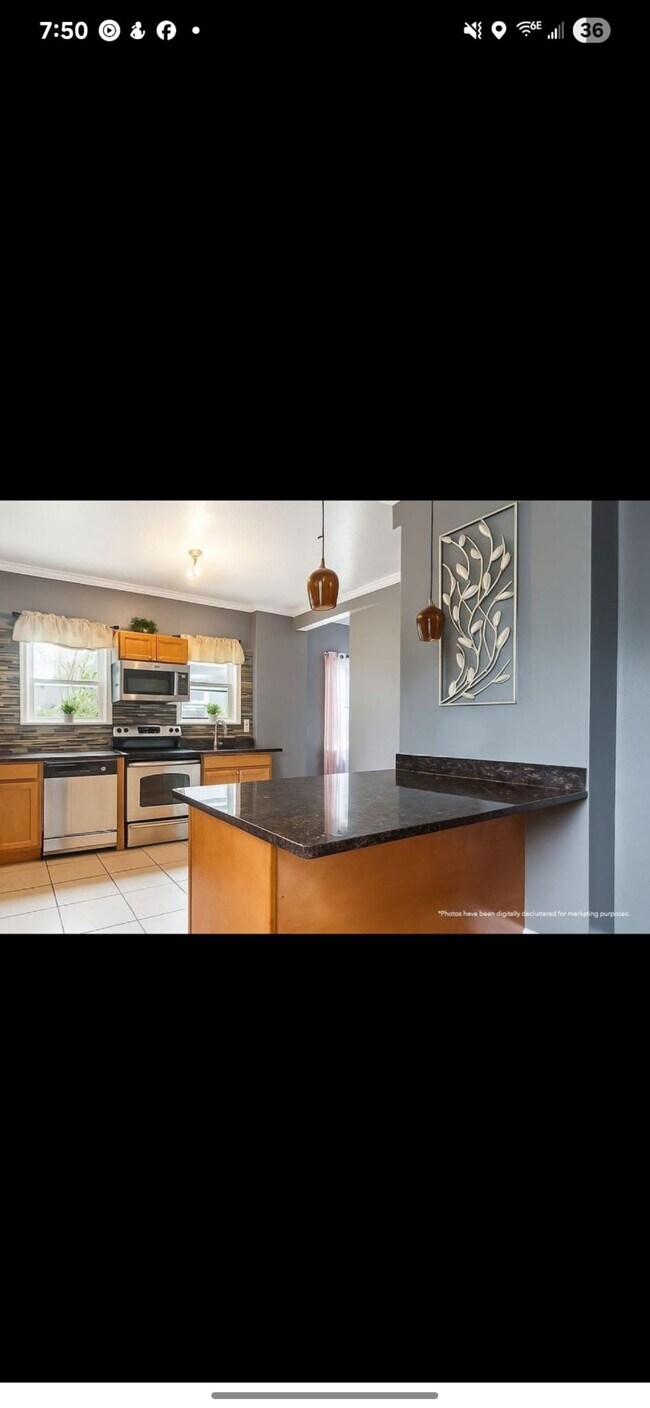 Building Photo - 41 Carleton Ave Unit 1