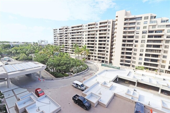 Building Photo - 201 Crandon Blvd Unit 636