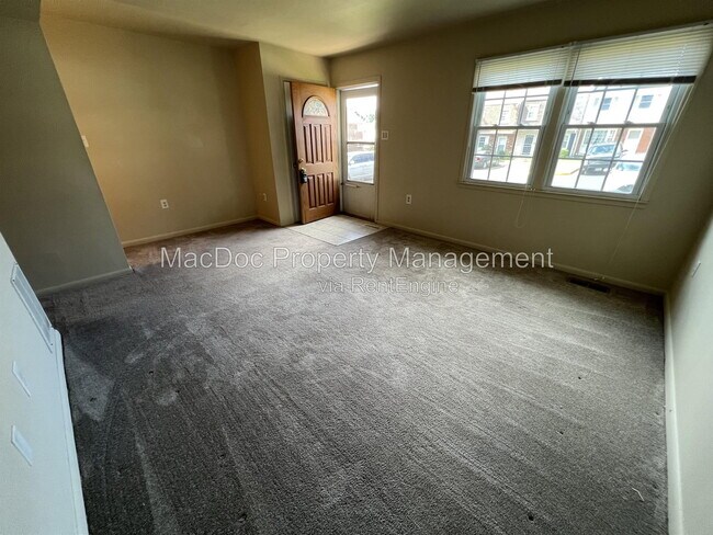 Photo - 14611 Earlham Ct