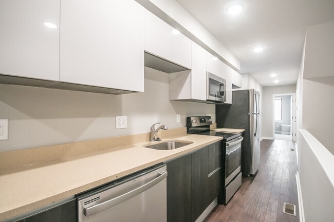 Building Photo - 1830 N Bouvier St Unit A