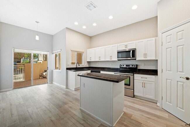 Photo - Beautiful 3 bed 2 bathroom home in a peaceful neighborhood