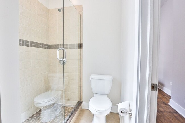 Photo - Bucktown 2bed/1bath...NEXT TO THE 606 TRAIL!  In-Unit Laundry & Central Air! Unit 1