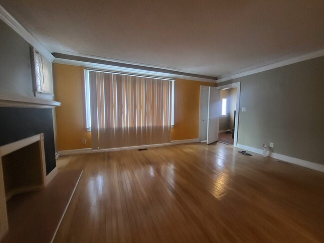 Photo - Washburn Unit 16606 Lower