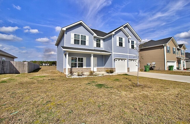 Photo - 566 Burke Dr