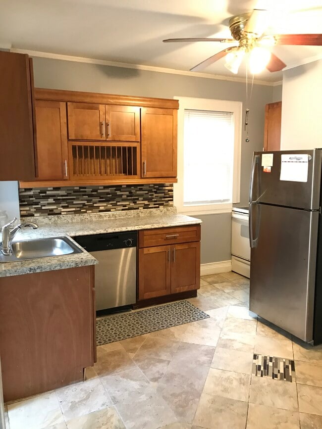 Building Photo - 203 Bigelow St Unit 1