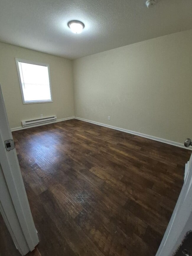 Photo - Montgomery Apartments Unit 18
