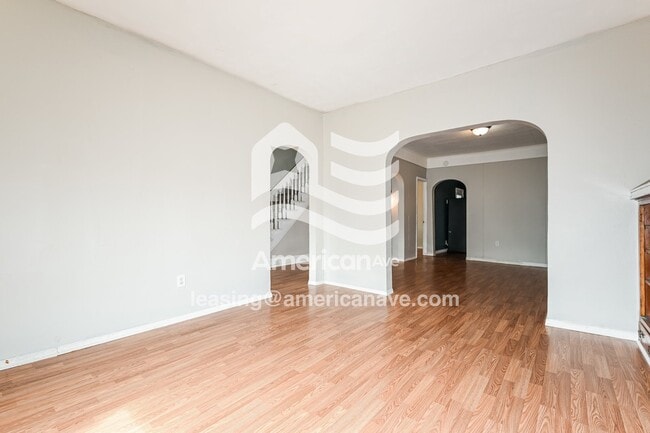 Photo - 1605 Mobile Ave