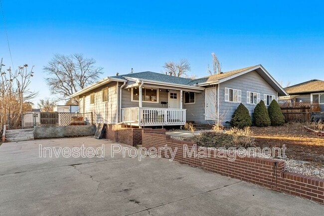 Photo - 7435 Julian St