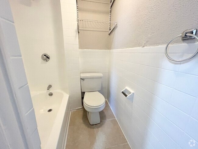 Building Photo - 175 Gove St Unit 2 Rental