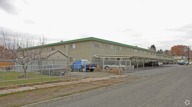 Building Photo - Starliter Apartments