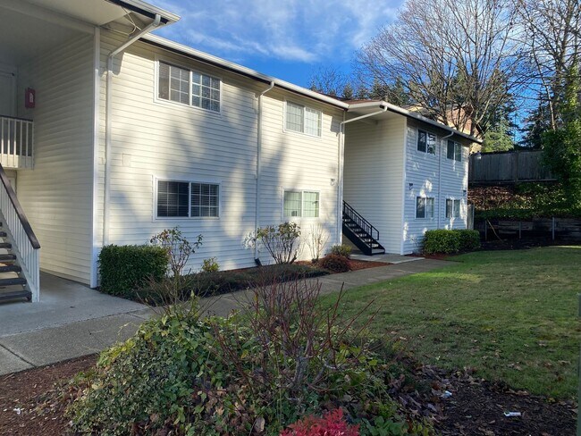 Building Photo - 2301 S 74th St Unit 15